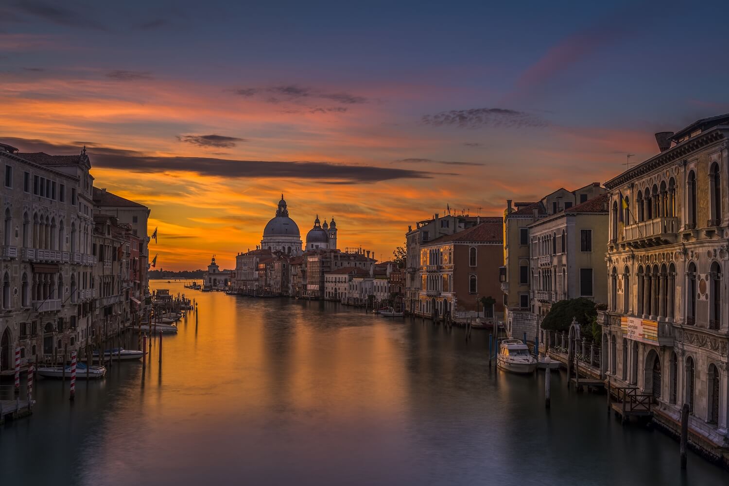 italy-contact